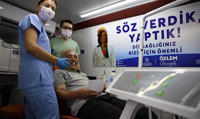 baskan-cercioglu-mobil-agiz-ve-dis-sagligi-hizmetlerini-kentin-dort-bir-yaninda-vatandaslarla-bulusturmayi-surduruyor.jpg