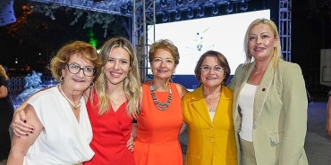 baskan-hatice-gencay-burhaniye-kitap-fuarinda-deneyimlerini-paylasti.jpg