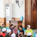 baskan-pekyatirmaci-yaz-kuran-kurslarinda-cocuklarla-bulustu.jpg