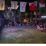 bayraklida-acik-hava-sinema-gunleri-devam-ediyor.jpg