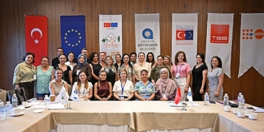buyuksehir-ev-sahipliginde-kadin-dostu-kentler-egitimi-duzenlendi.jpg