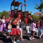 cesmede-yenilenen-parklarda-yaz-boyu-senlik-var.jpg