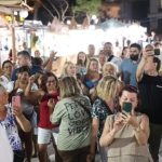 didim-belediyesi-altinkum-sanat-sokaginda-sanat-ve-dayanismayi-bulusturdu.jpg