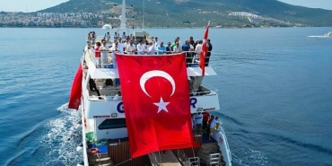 dikilide-100-yil-coskusu-kabotaj-bayrami-buyuk-katilimla-kutlandi.jpg