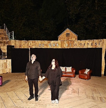 efes-selcuk-belediye-tiyatrosu-haybeden-gercekustu-ask-ile-izleyiciden-tam-not-aldi.jpg