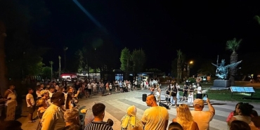 gelecegin-muzisyenleri-kemer-gecelerini-hareketlendirdi.jpg