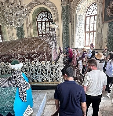 genc-seyyah-bursa-gezisi-ile-gencler-tarihin-izini-suruyor.jpg