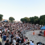 karabaglarda-neseli-sokaklar-mutlu-cocuklar-senligi-yogun-katilimla-basladi.jpg