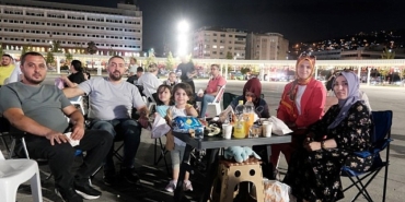kocaelide-yaz-nesesi-meydana-tasiniyor.jpg