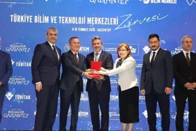 konya-bilim-merkezine-bilim-ve-toplum-calismalarini-dijitalde-yayginlastirma-odulu.jpg
