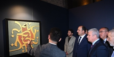 konya-buyuksehirin-katkilariyla-hane-islam-sanatlari-sergisi-tantavi-kultur-sanat-merkezinde-acildi.jpg