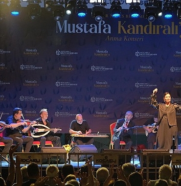 mustafa-kandirali-eserleriyle-anildi.jpg
