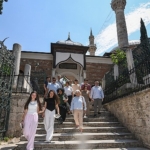 osmangazide-gencler-tanpinarin-izinde-bursayi-kesfetti.jpg