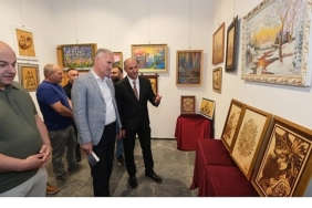 yuksel-kilicoglunun-kisisel-resim-sergisi-inegol-kent-muzesinde-acildi.jpg