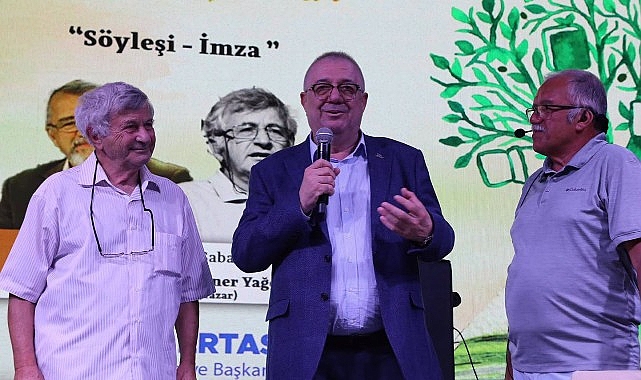 8-edremit-kitap-fuarinda-ucuncu-gun-ustalara-saygi-edebiyat-ve-muzik-bir-arada.jpg