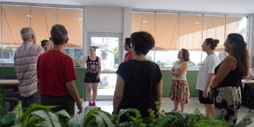 baglarbasi-emekli-dayanisma-evinde-tiyatro-heyecani.jpg