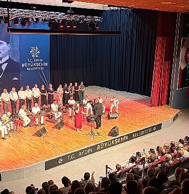 baskan-cercioglu-didimde-vatandaslari-turk-sanat-muzigi-korosu-konseri-ile-bulusturdu.jpg