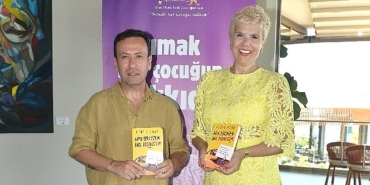 bodrumda-anlamli-bulusma-ozgur-arasin-cok-konusulan-kitabi-yeni-baskisini-titanic-luxury-collection-bodrumda-kutladi.jpg