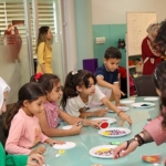 filistinli-ogrenciler-ve-aileleri-selcuklu-belediyesi-gelisim-ve-teknoloji-akademisinde.jpg