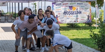izmirde-avrupa-drama-bulusmasi-gencler-ortak-hikayeler-yaziyor.jpg