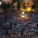 karagozun-salincagi-ilk-gosteriminde-cocuklar-ve-aileler-bulustu.jpg