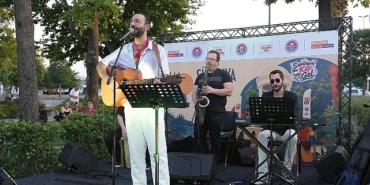 maltepede-sureyya-plajinda-muzik-ziyafeti.jpg