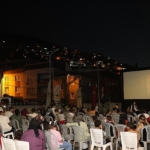 mollafenaride-sinema-perdesi-cocuklar-icin-acildi.jpg