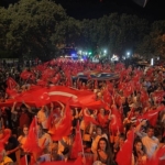 orende-zafer-bayrami-coskusu-fener-alayi-ve-ali-altay-konseri.jpg