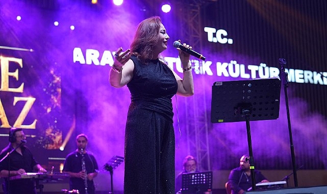 sarayda-festival-coskusu-devam-ediyor.jpg