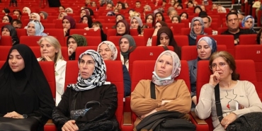 Erdim, “Aile Nedir?” söyleşisinde dikkat çeken mesajlar verdi;  “İnsanın en önemli görevi kendisini onarmasıdır”