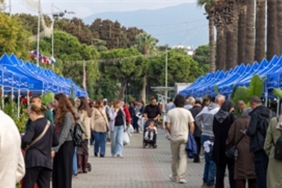 İzmir’in renkli festivali Kültürpark’ta kapılarını açtı