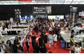 Onlarca yazar, binlerce kitap ve her yaştan okur Cam Piramit’te buluşuyor